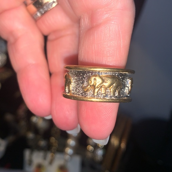 Gold and silver tone elephant ring - size 7 - Picture 6 of 7